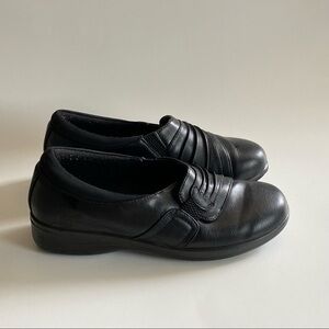 Easy Street Women's Black Loafers Shoes Size 6.5W Slip On